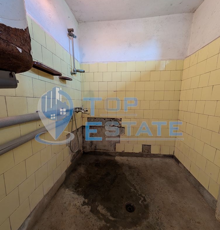 Едноетажна тухлена къща с гараж в село Павел - 0