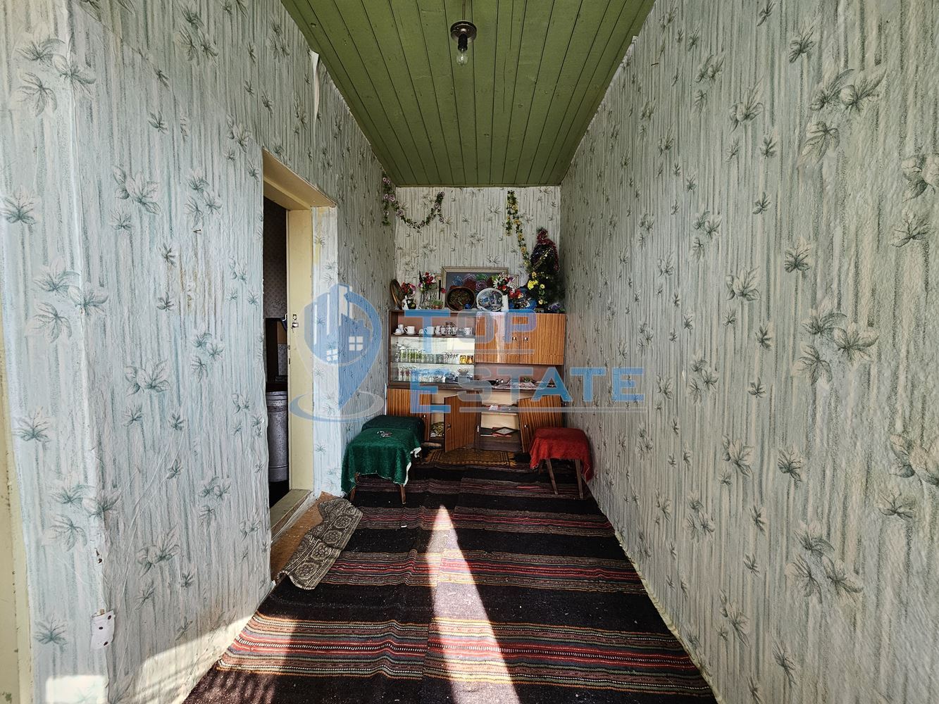 Голяма едноетажна тухлена къща с гараж в село Страхилово - 0