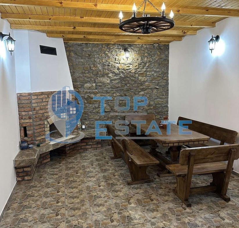 Функционираща къща за гости с басейн и панорамна гледка в село Кисьовци, област Велико Търново - 0