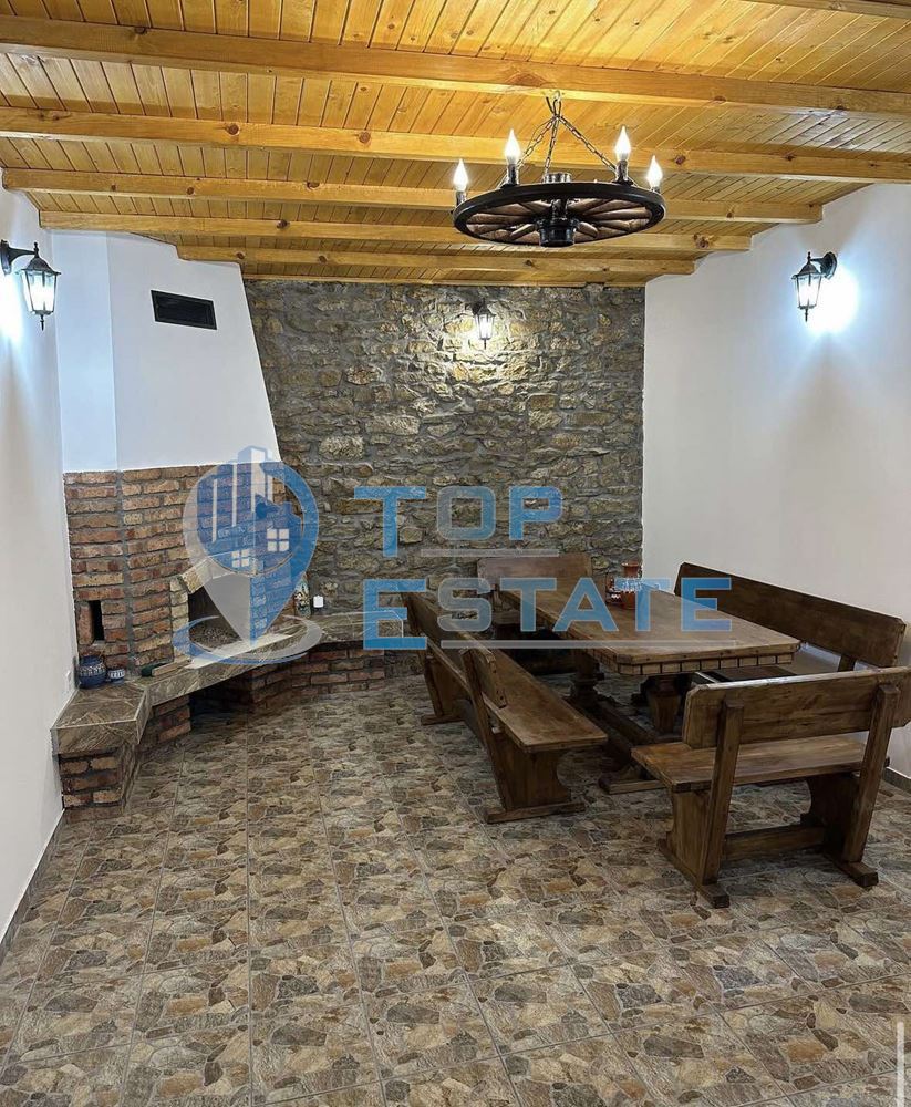 Функционираща къща за гости с басейн и панорамна гледка в село Кисьовци, област Велико Търново - 0