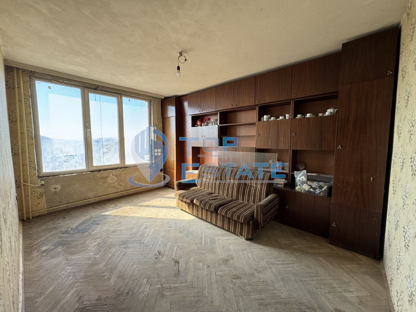 Тристаен тухлен апартамент в кв. Колю Фичето, град Велико Търново - 0