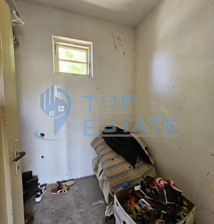 Здрава тухлена къща с три спални в село Копривец, област Русе - 0