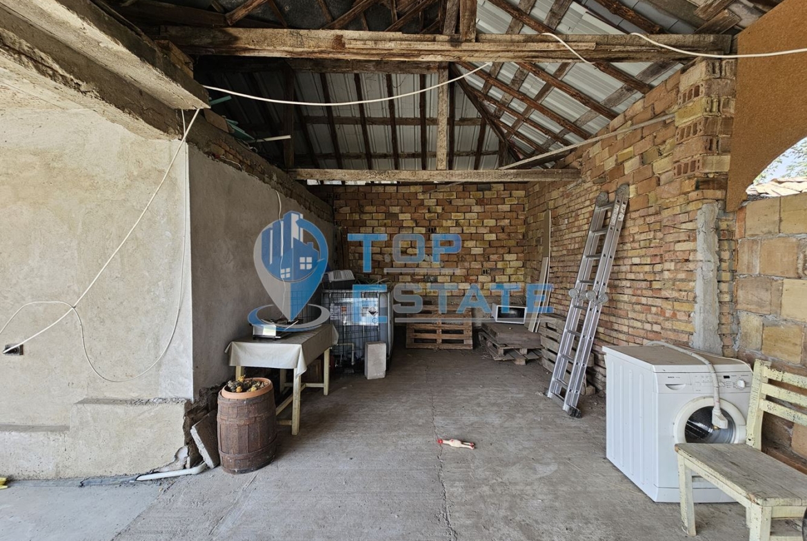 Двуетажна обзаведена и ремонтирана къща с три спални в село Страхилово, област Велико Търново - 0