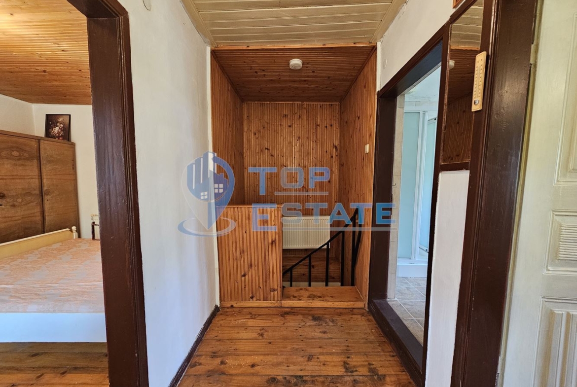 Ремонтирана и обзаведена къща с два санитарни възела в село Хотница, област Велико Търново - 0