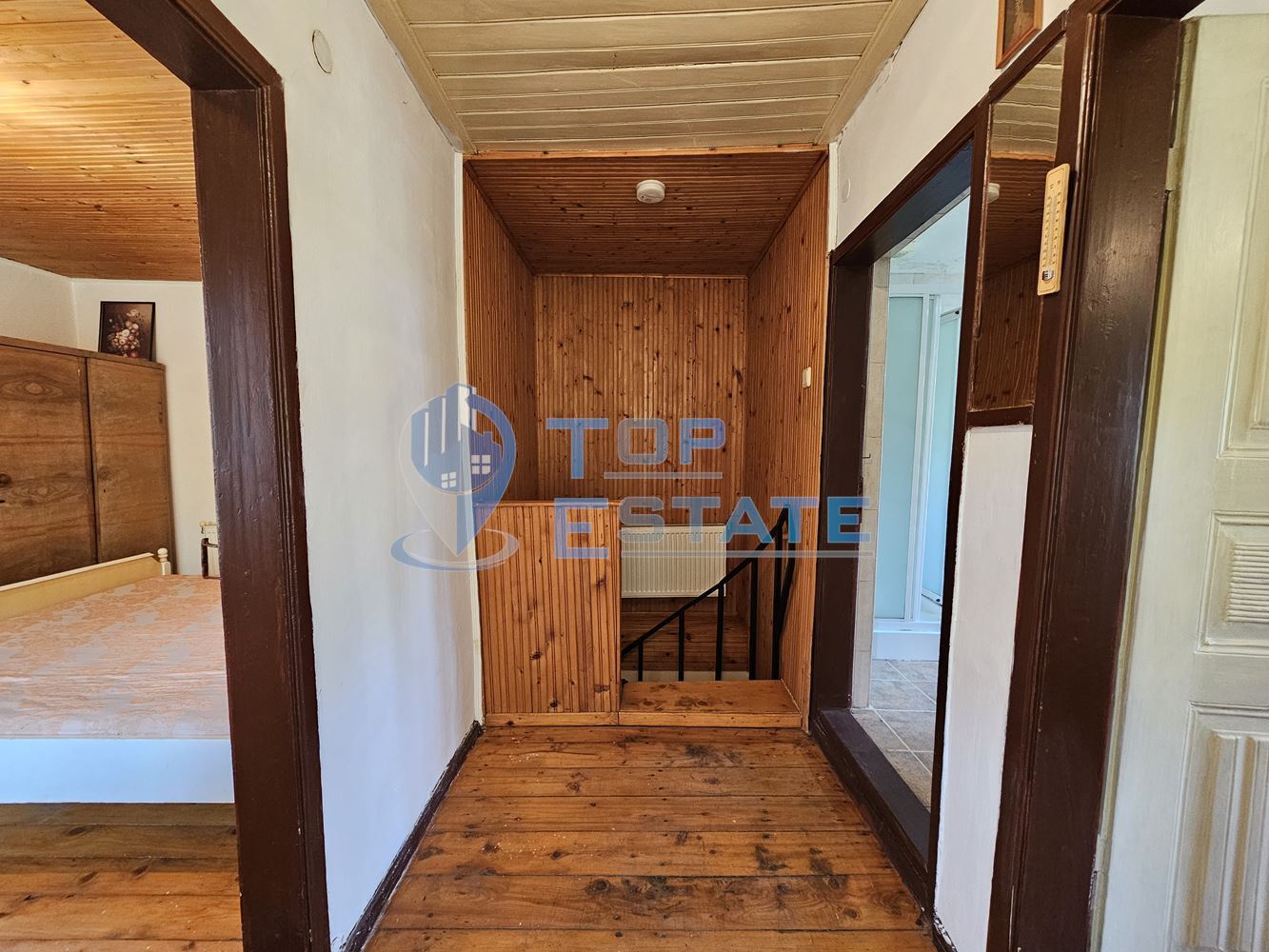 Ремонтирана и обзаведена къща с два санитарни възела в село Хотница, област Велико Търново - 0