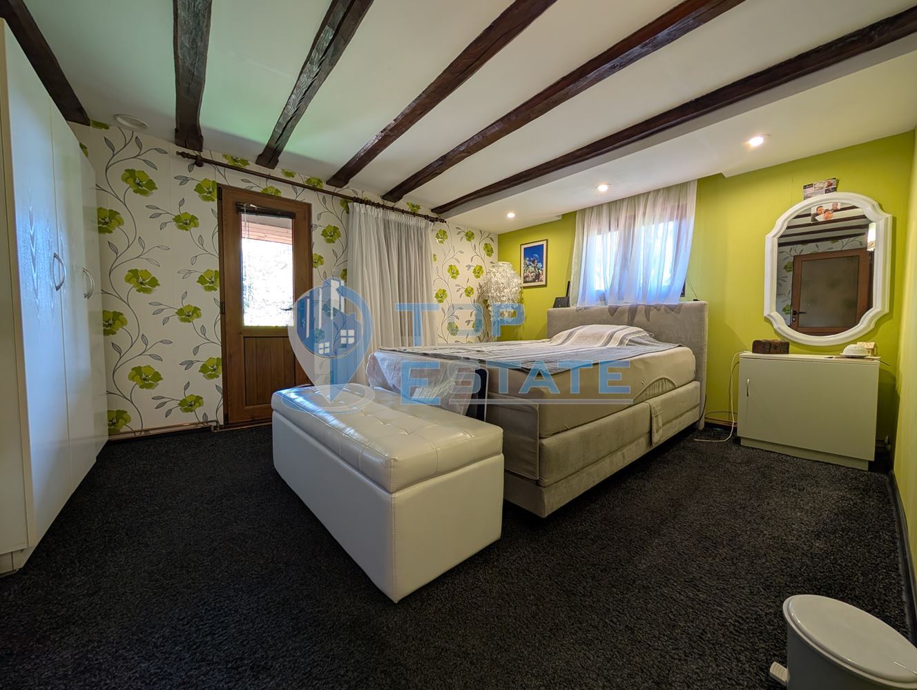 Реновирана двуетажна къща в Тревненския балкан - 0