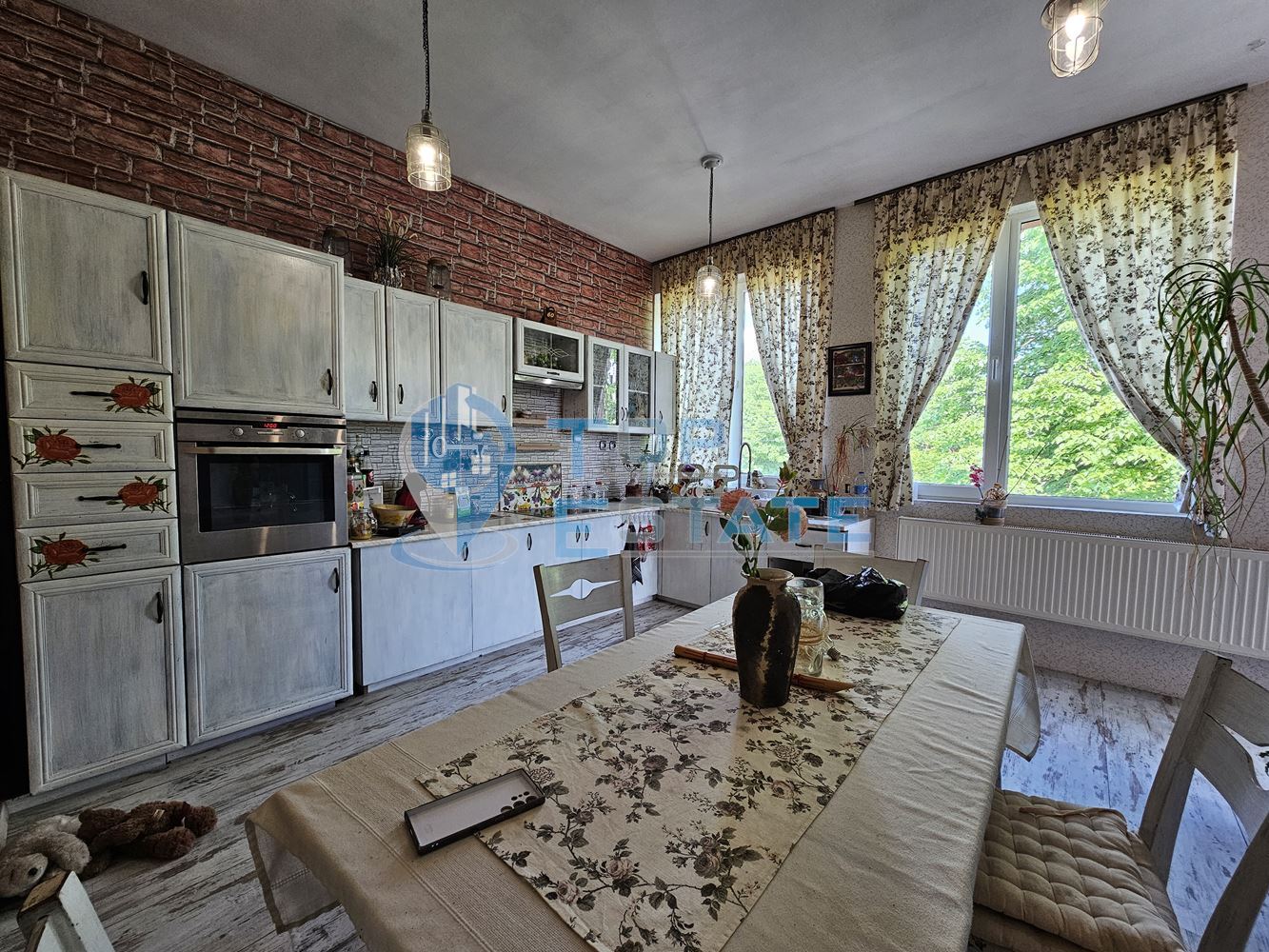 Промишленa сграда със собствен трафопост на главен път Русе - Свиленград в село Поликраище - 0