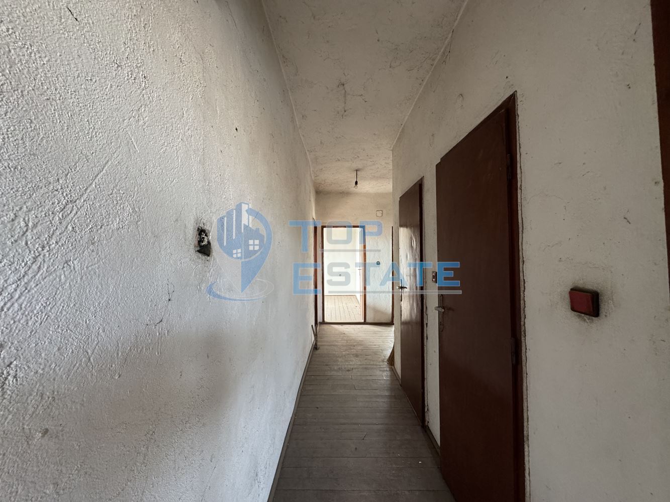 Етаж от къща със сутеренен етаж в град Павликени, област Велико Търново - 0