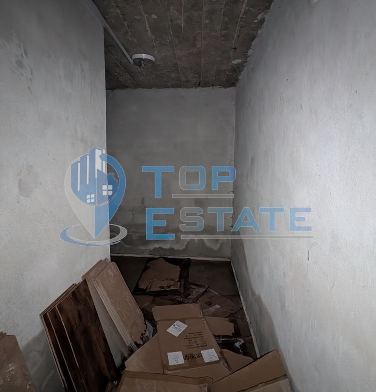 Промишлено помешение на центъра на село Първомайци, област Велико Търново - 0