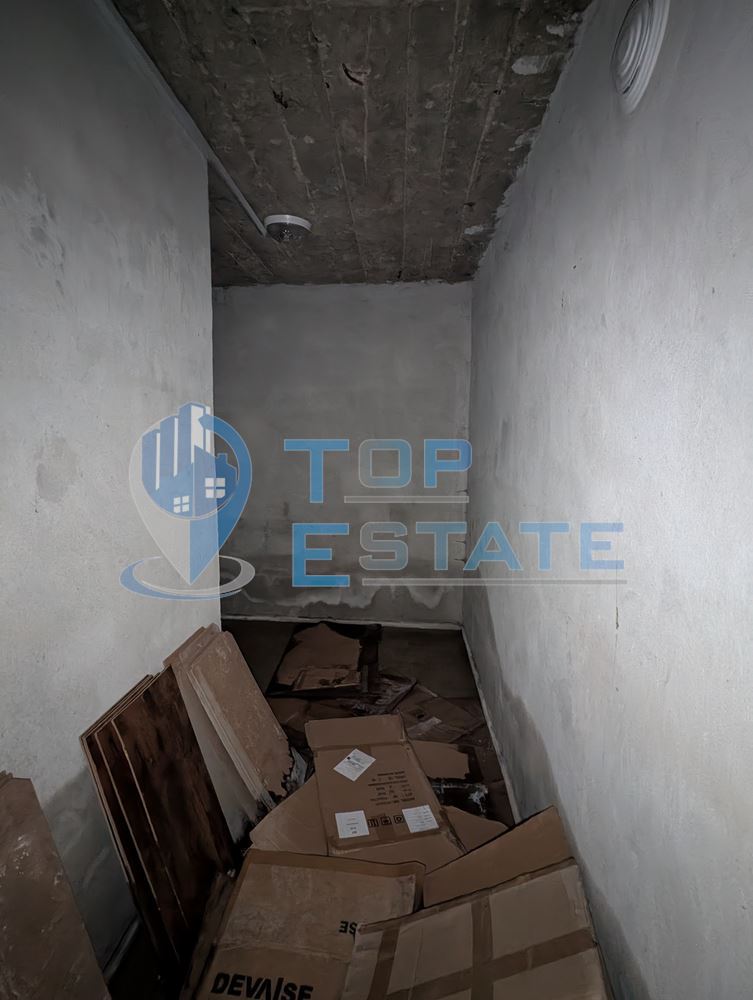 Промишлено помешение на центъра на село Първомайци, област Велико Търново - 0