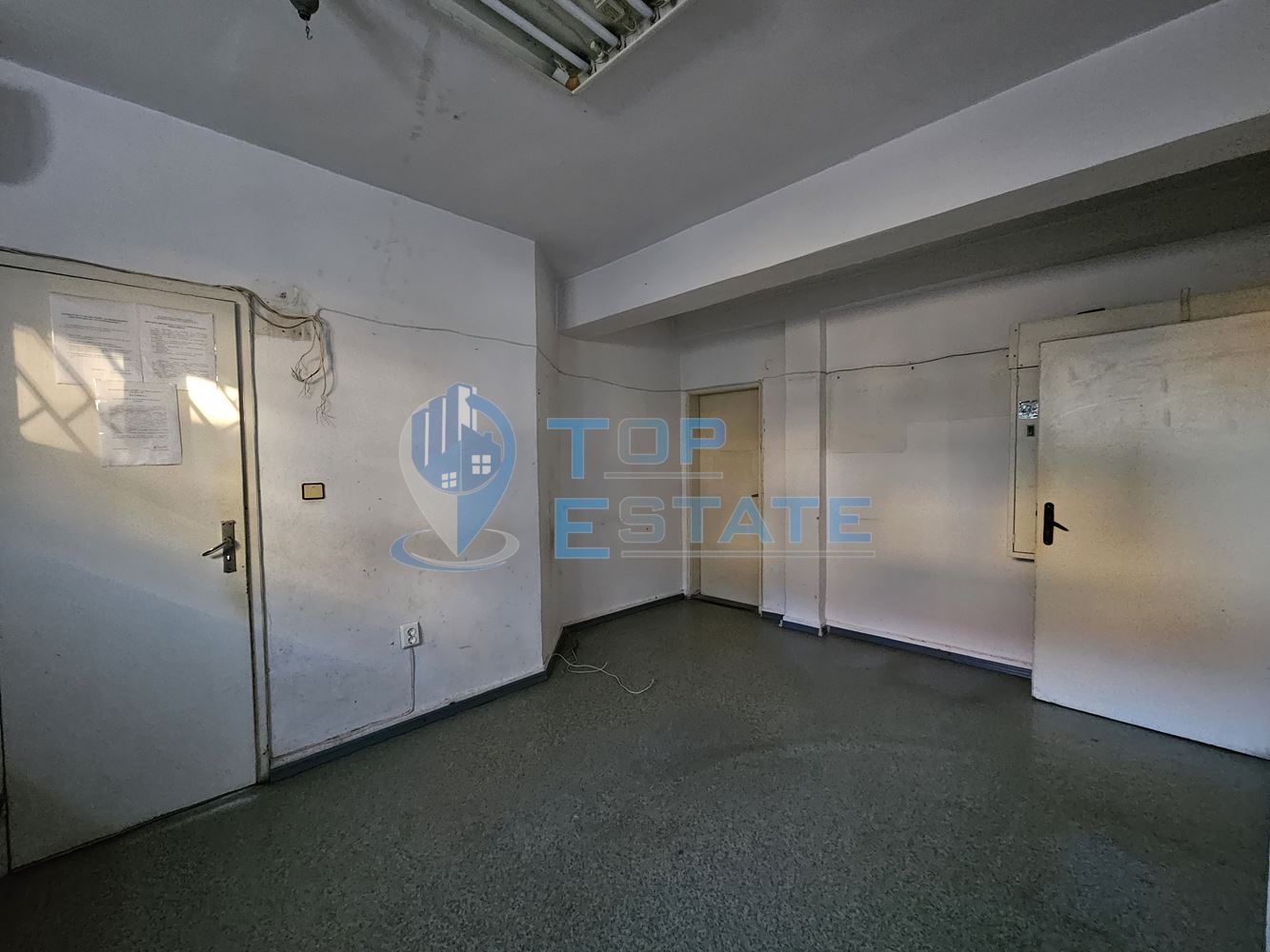 Магазин в центъра на град Велико Търново - 0