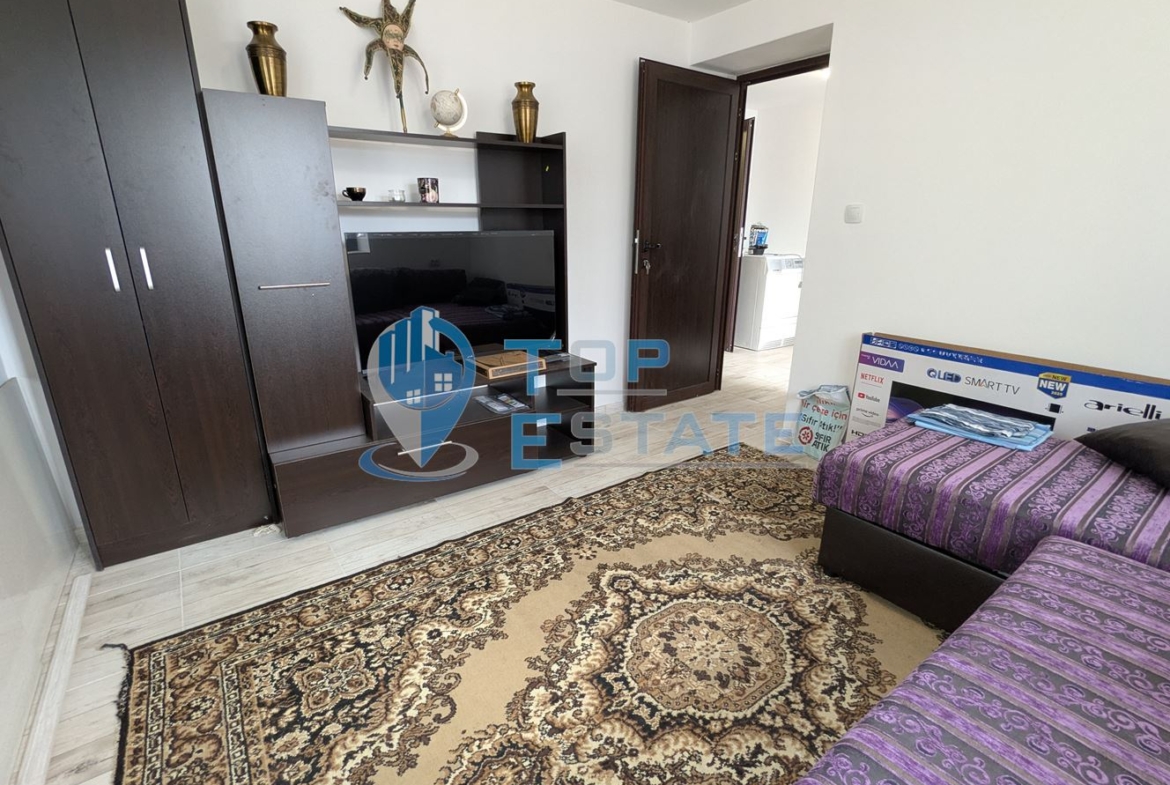 Двуетажна реновирана тухлена къща на центъра на село Поликраище, област Велико Търново - 0