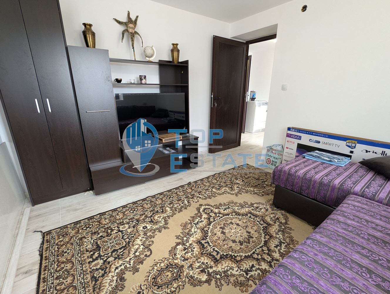 Двуетажна реновирана тухлена къща на центъра на село Поликраище, област Велико Търново - 0