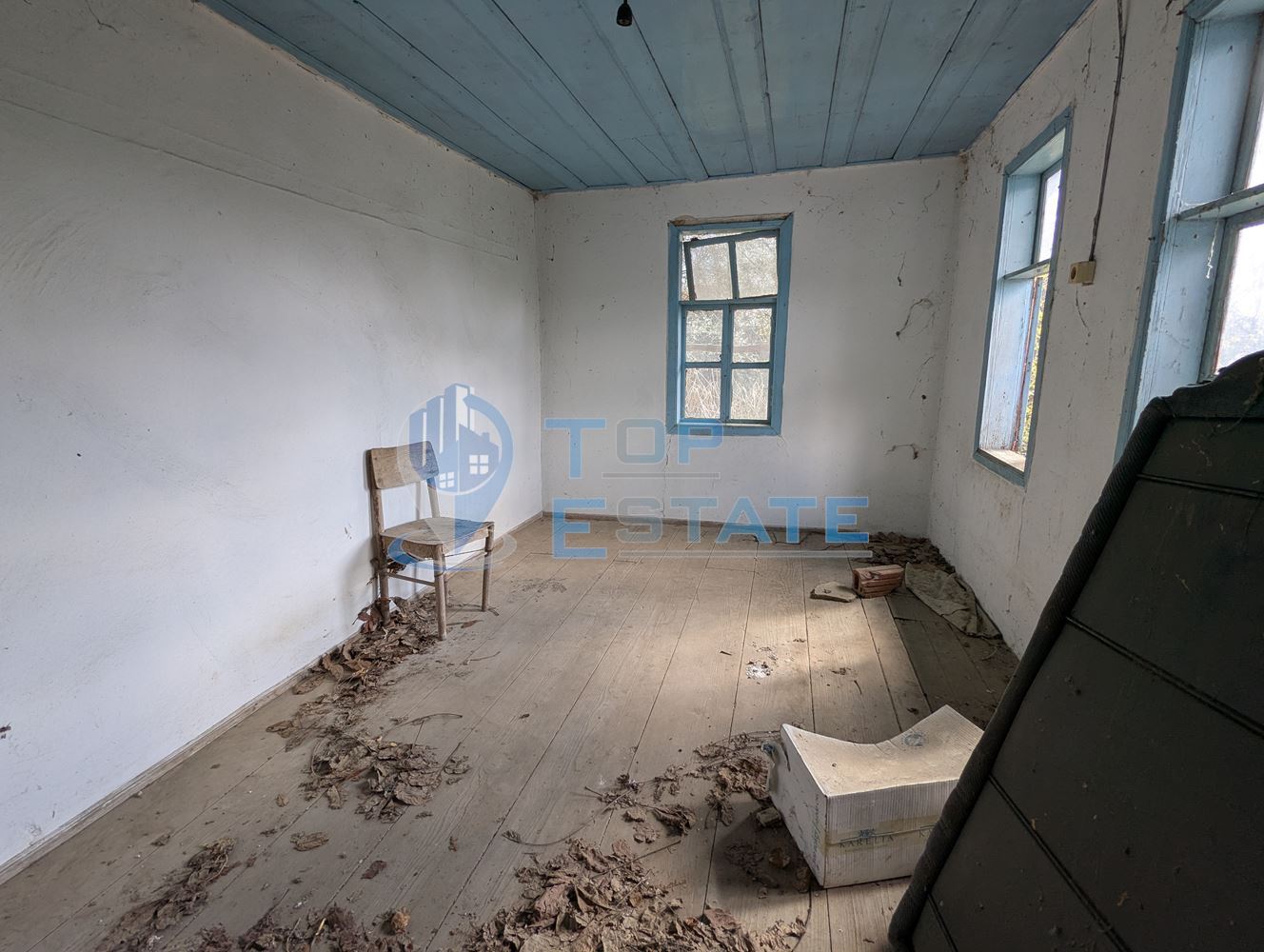 Къща с голям двор и кладенец в село Благоево, област Велико Търново - 0