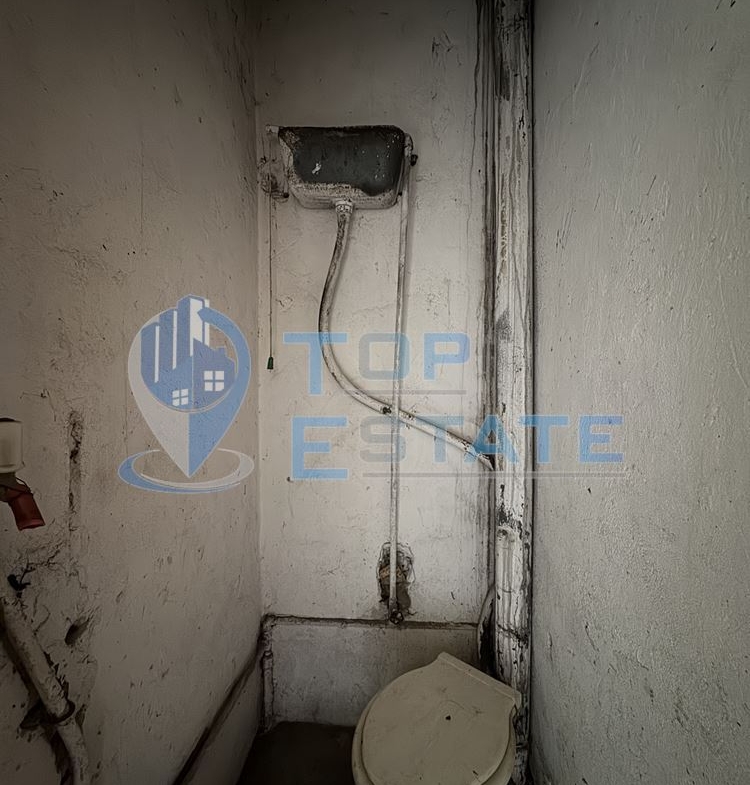 Етаж от къща със сутеренен етаж в град Павликени, област Велико Търново - 0