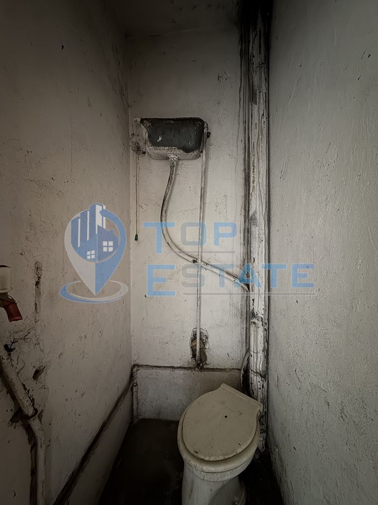 Етаж от къща със сутеренен етаж в град Павликени, област Велико Търново - 0