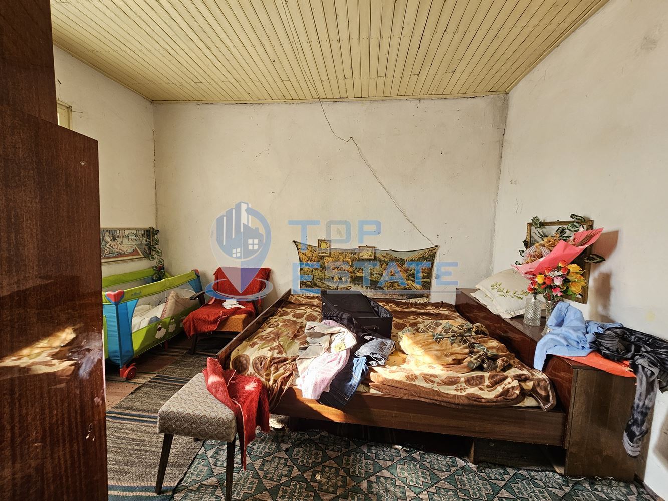 Голяма едноетажна тухлена къща с гараж в село Страхилово - 0