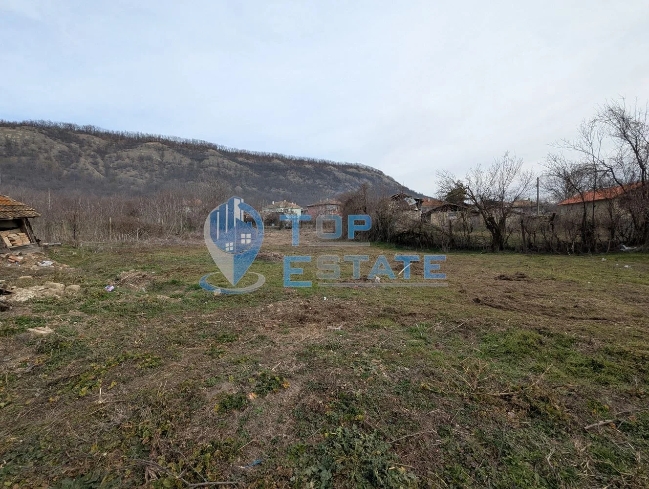 Ремонтирана масивна къща с голям и поддържан двор в село Асеново, община Стражица, област Велико Търново - 0