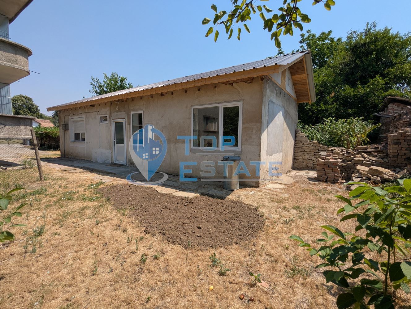 Едноетажна къща след основен ремонт в град Павликени, област Велико Търново-0 Едноетажна къща след основен ремонт в град Павликени, област Велико Търново - 0