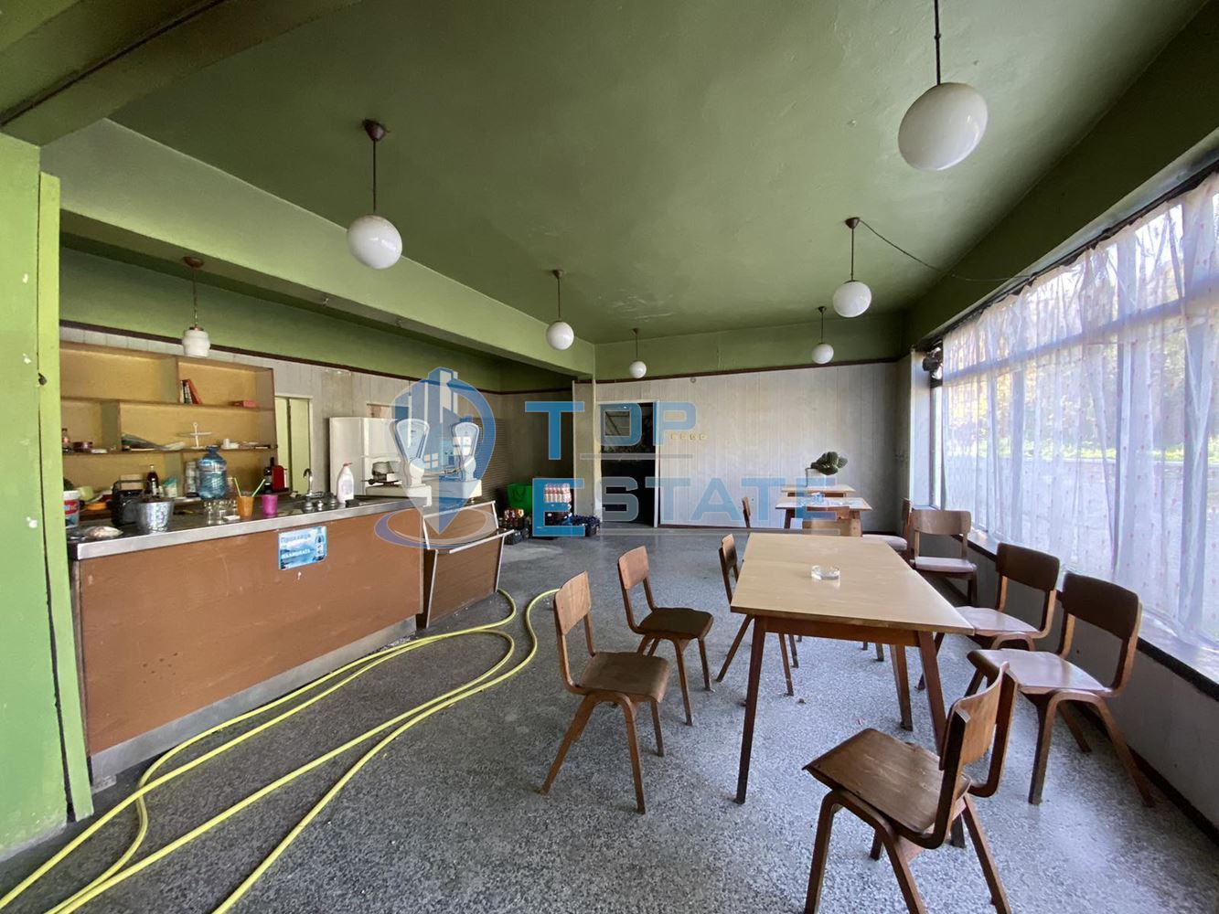 Търговско помещение в центъра на с. Дедина-0 Търговско помещение в центъра на с. Дедина - 0