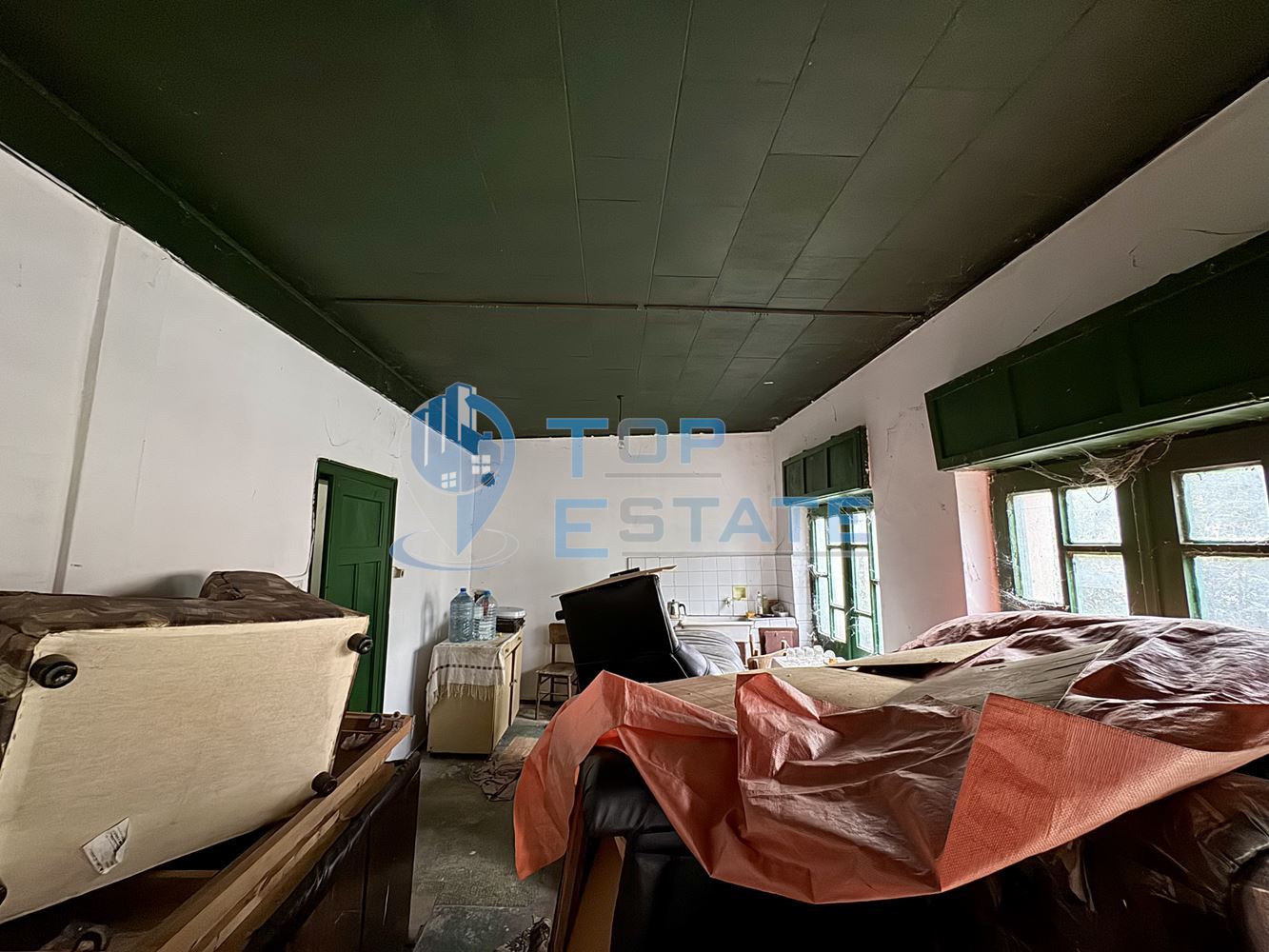 Голяма двуетажна тухлена къща в село Янтра, област Габрово. - 0