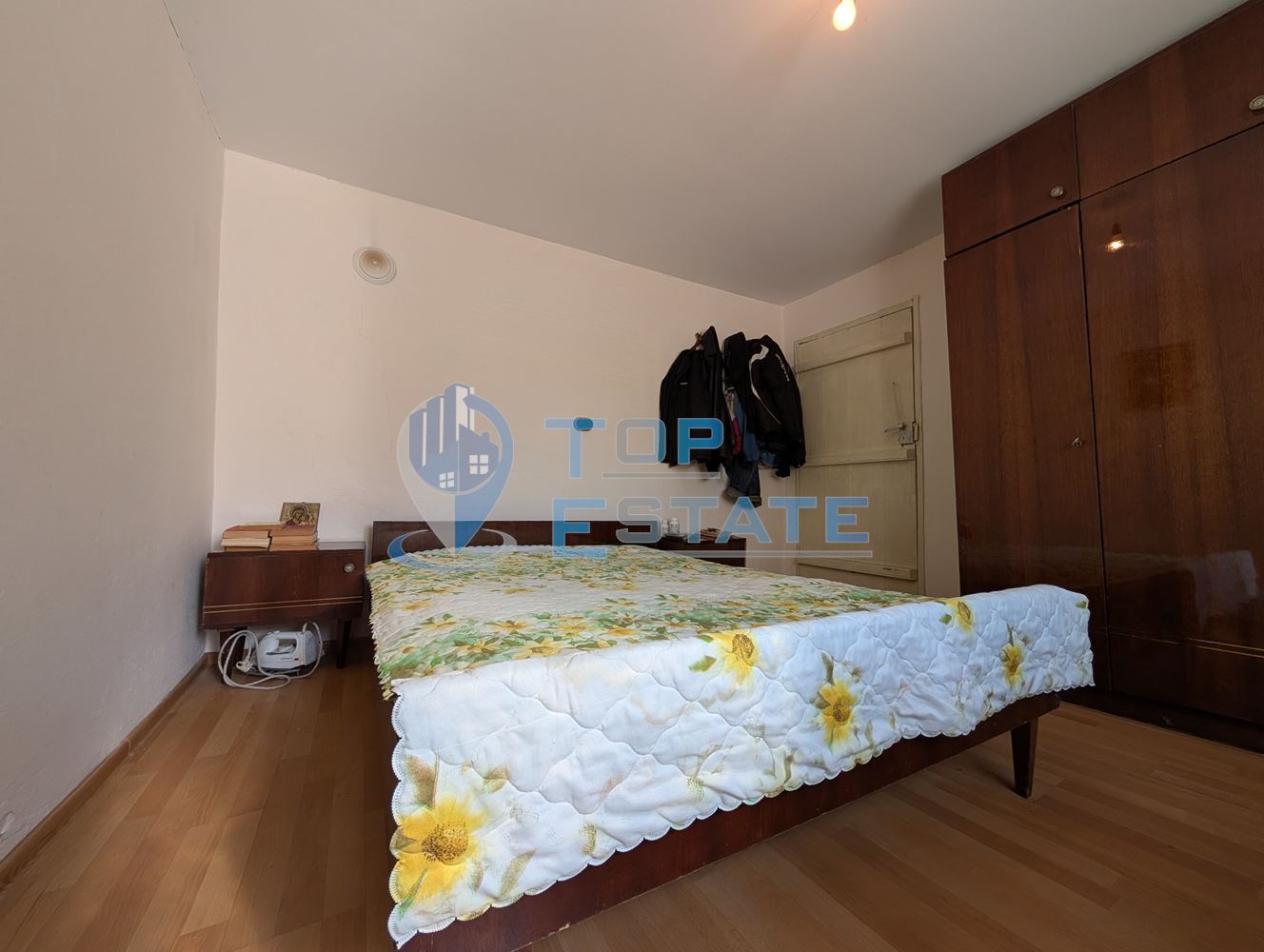 Двуетажна къща след ремонт в село Караисен - 0