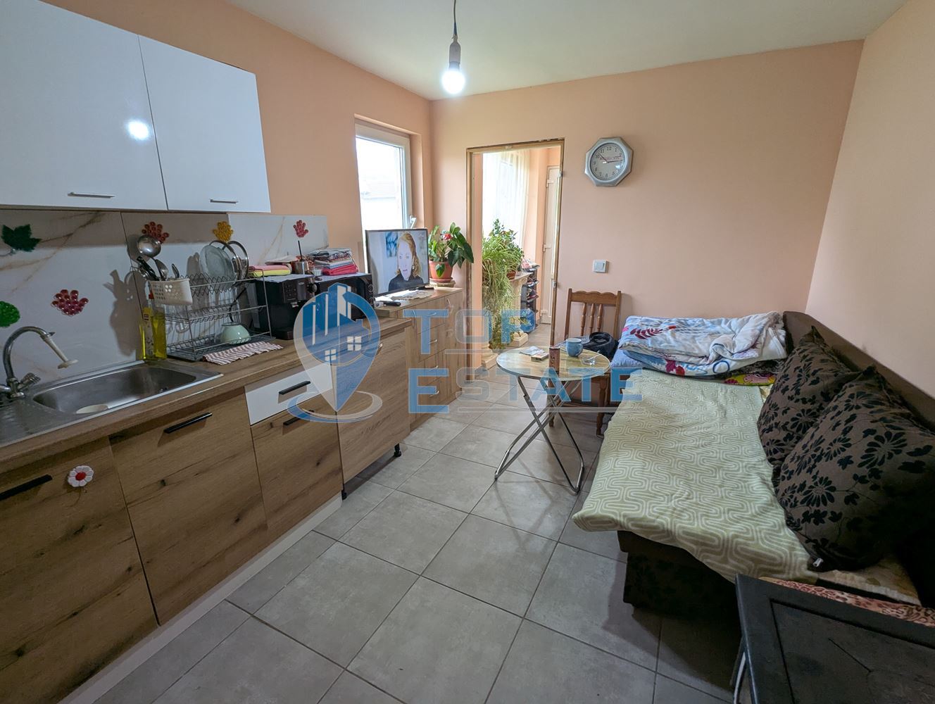 Ремонтирана тухлена къща на главната улица в село Добри дял, обл. Велико Търново - 0