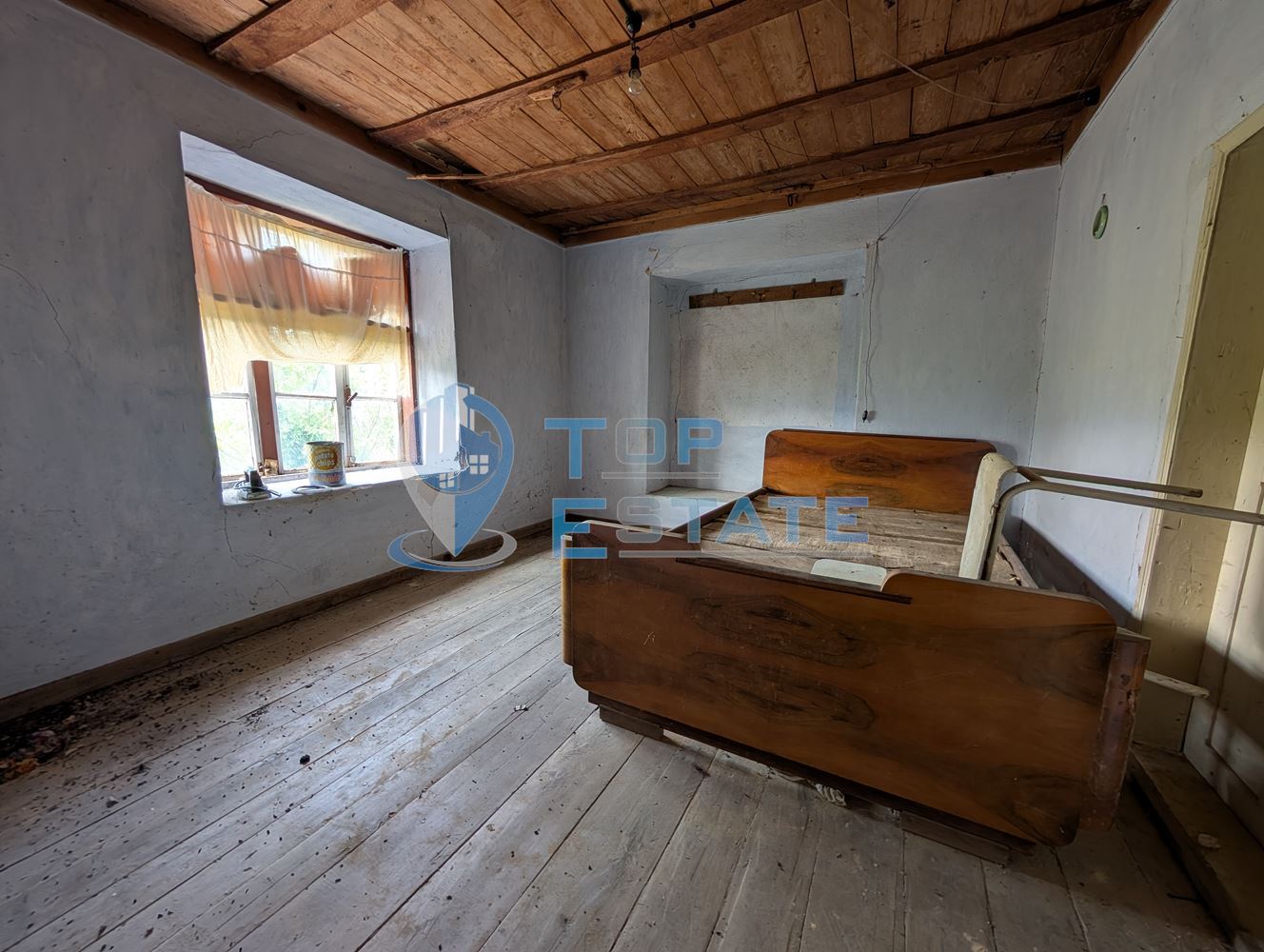 Двуетажна къща с уникална панорамна гледка в Тревненския балкан - 0