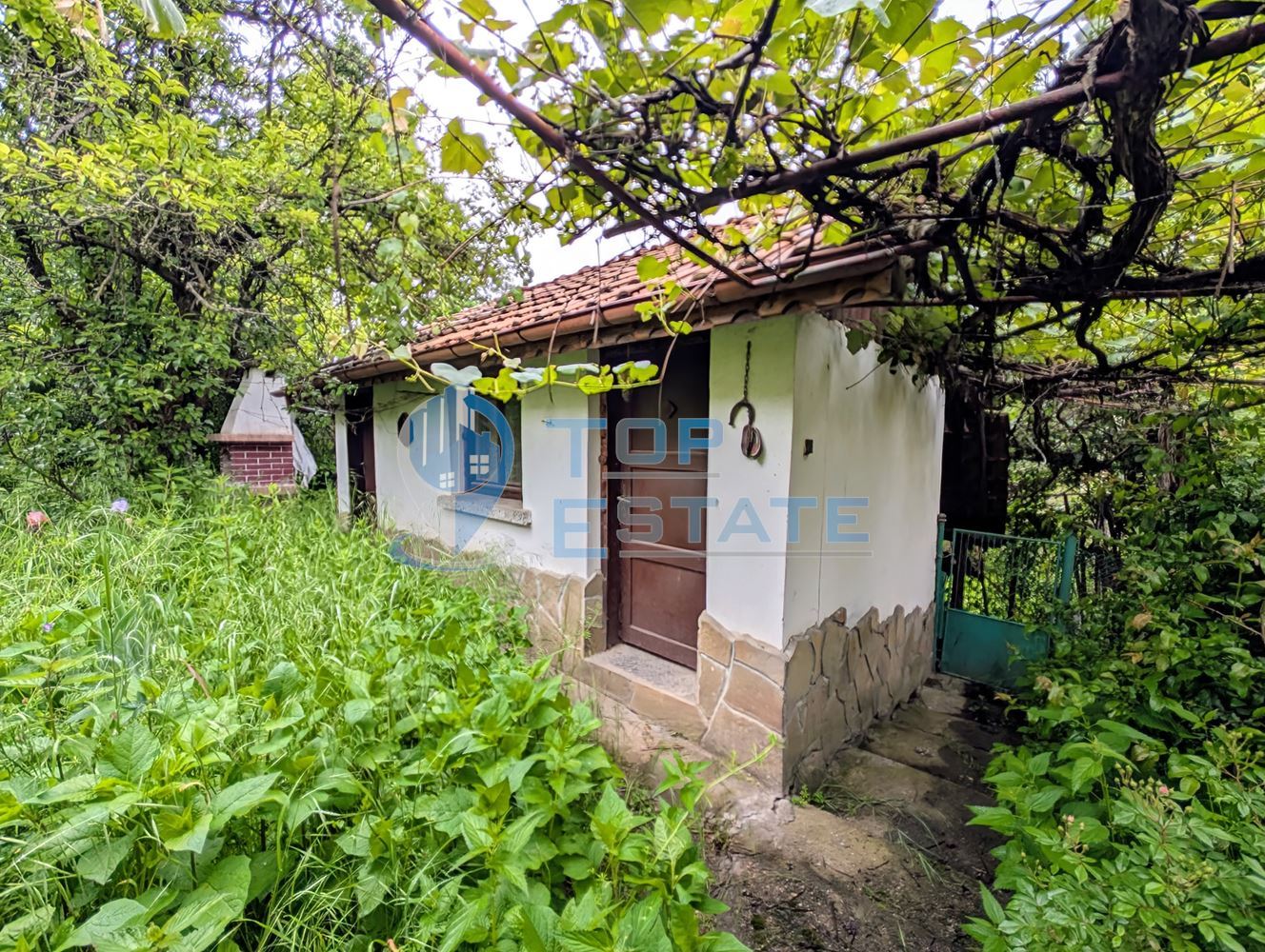 Двуетажна тухлена къща с панорамна гледка в град Плачковци - 0