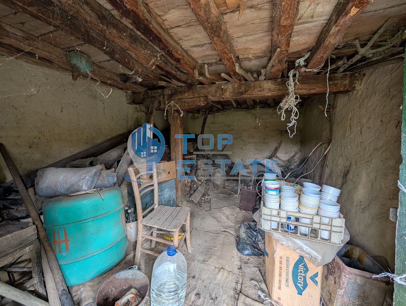 Двуетажна старинна къща с кладенец в село Малки Вършец - 0