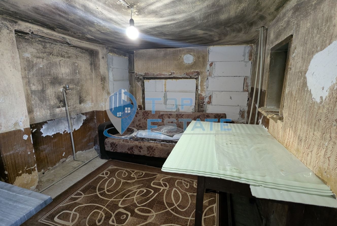 Ремонтирана тухлена къща на главната улица в село Добри дял, обл. Велико Търново - 0