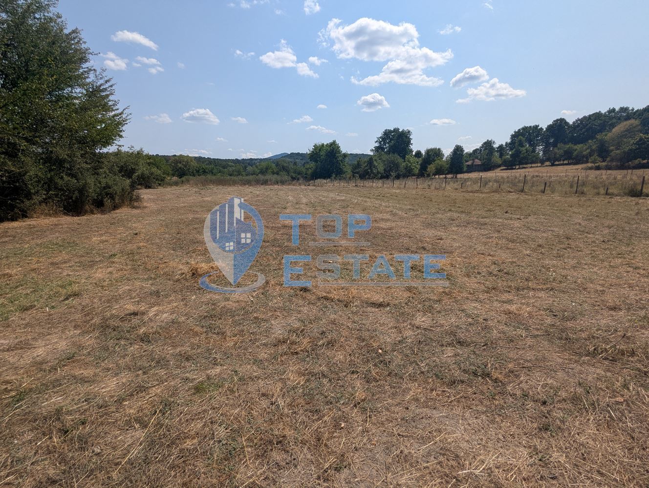 Голям парцел в регулация в махала Киллъжевци, град Елена, област Велико Търново - 0