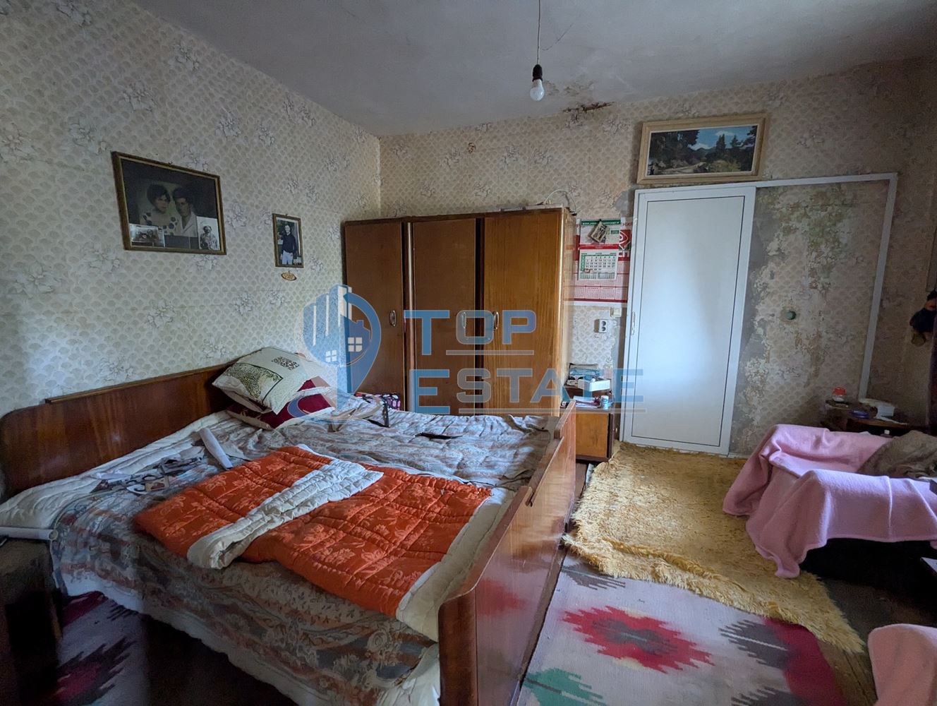 Тухлена къща на тиха и спокойна улица в село Поликраище, област Велико Търново - 0