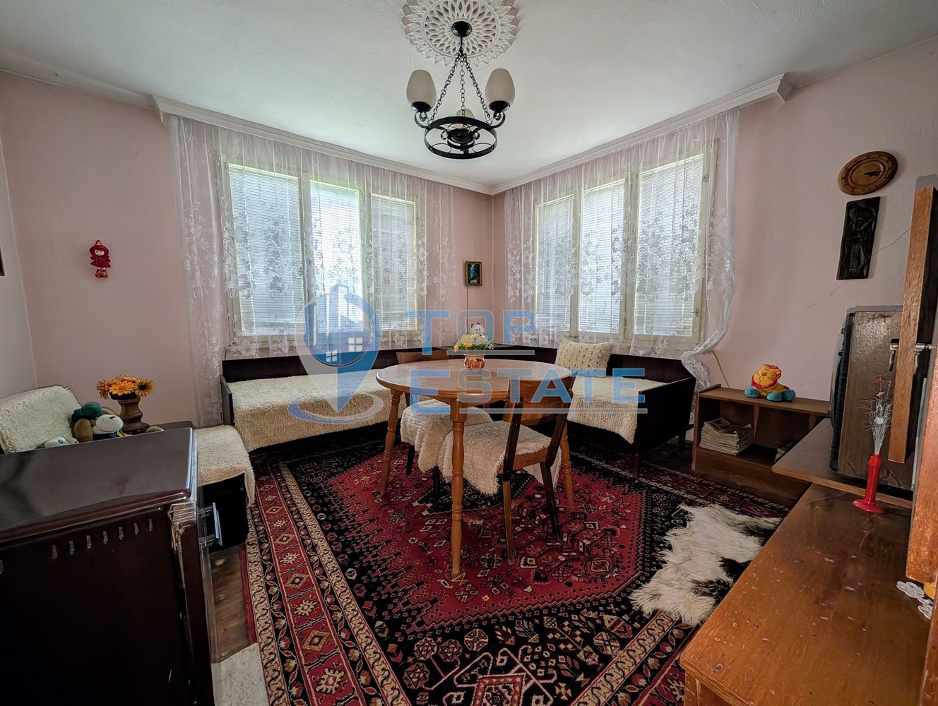 Двуетажна тухлена къща с панорамна гледка в град Плачковци - 0