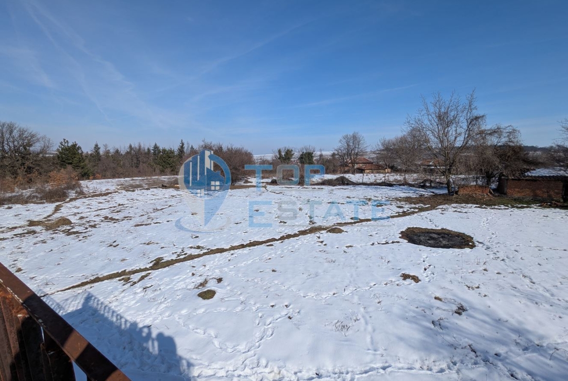 Двуетажна масивна къща с красива гледка в град Борово, област Русе - 0