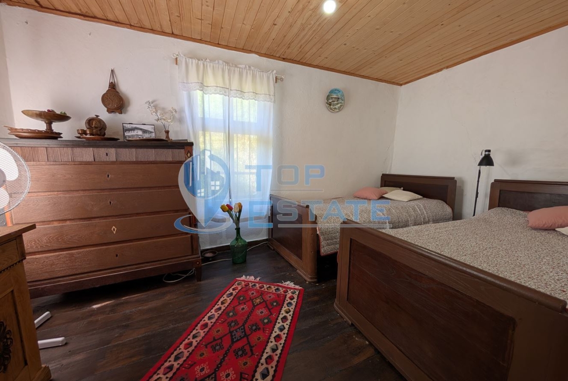Автентична реновирана къща в град Елена - 0