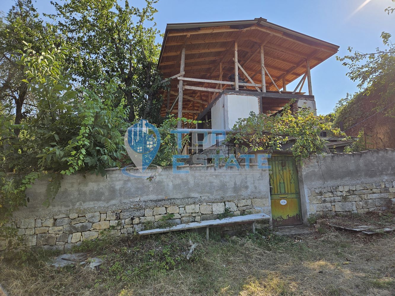 Къща с голям двор в село Горско Косово до язовир Александър Стамболийски - 0