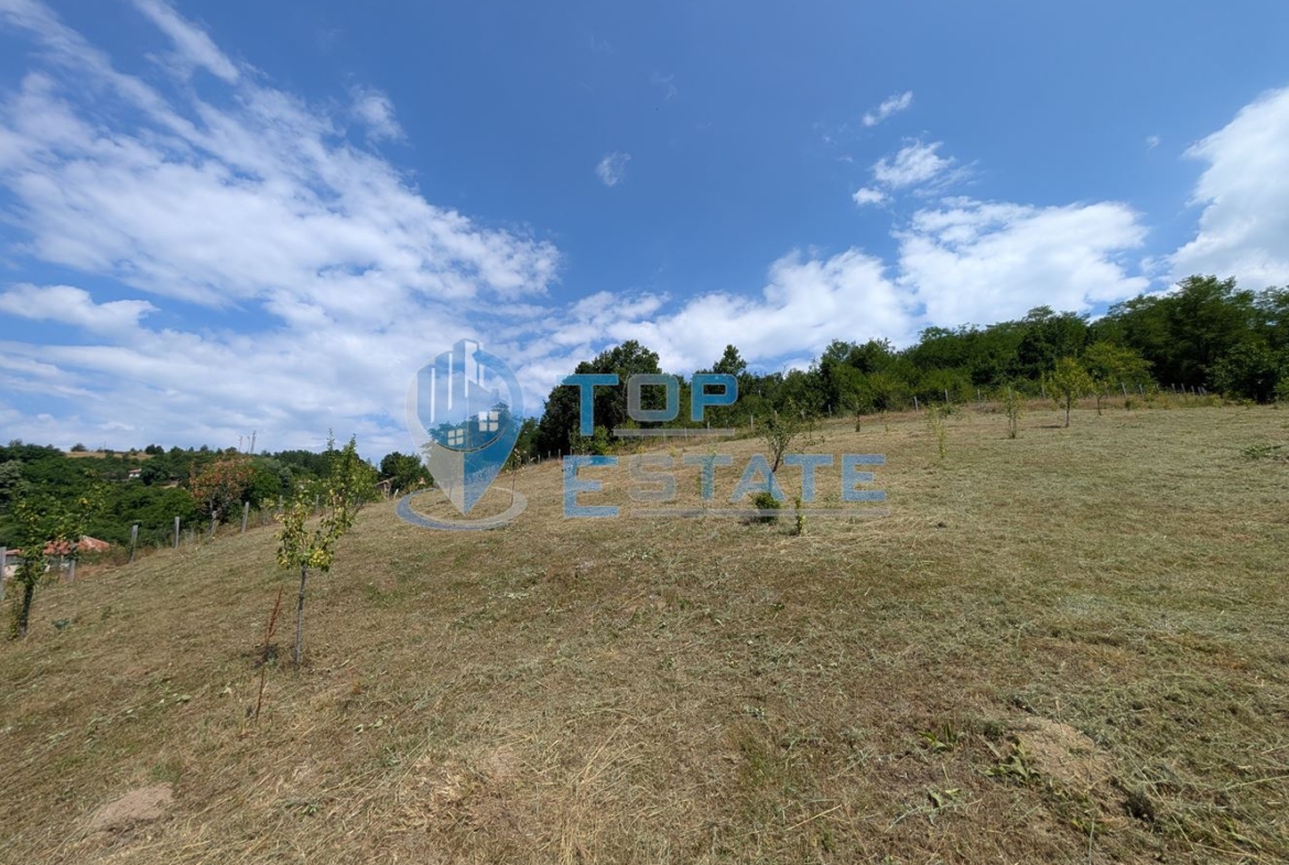 Двуетажна къща с уникална панорамна гледка в Тревненския балкан - 0