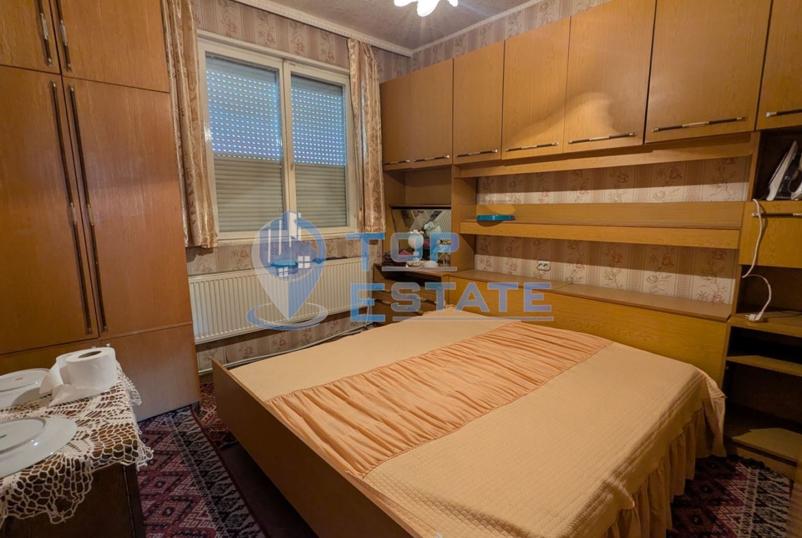 Гарсониера в тухлена сграда в близост до центъра на град Горна Оряховица, област Велико Търново - 0