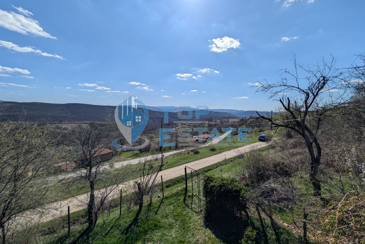 Къща с прекрасна панорама в село Длъжка поляна, област Търговище - 0