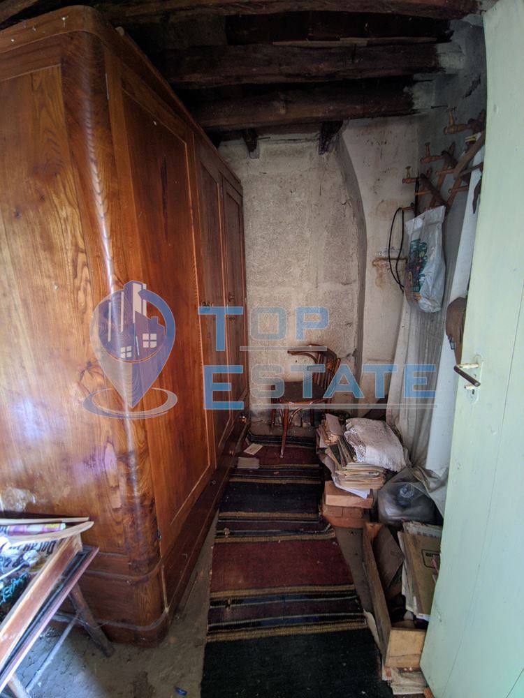 Старинна къща с голям двор в село Мусина - 0