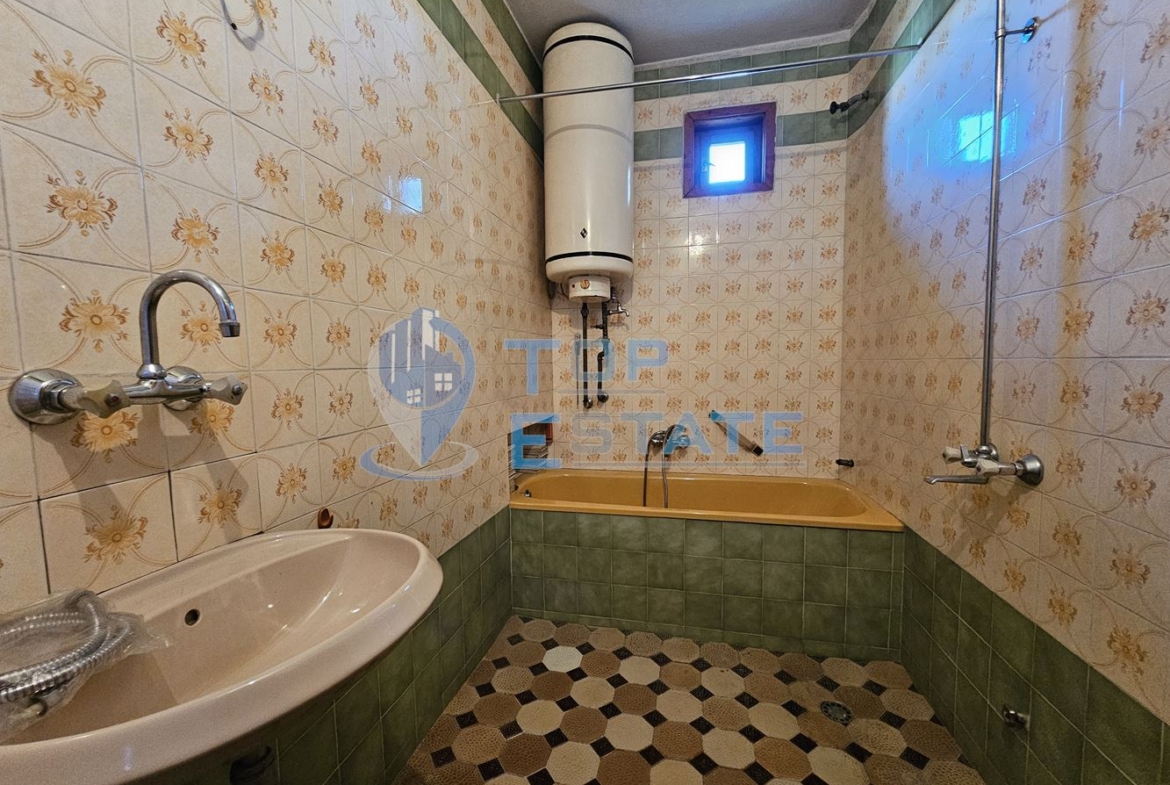 Многостаен тухлен апартамент с гараж в квартал Бузлуджа, град Велико Търново - 0