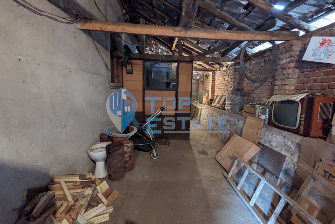 Едноетажна къща в град Павликени - 0