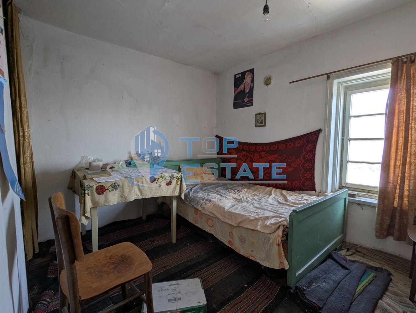 Двуетажна тухлена къща с голям двор в село Копривец, област Русе - 0