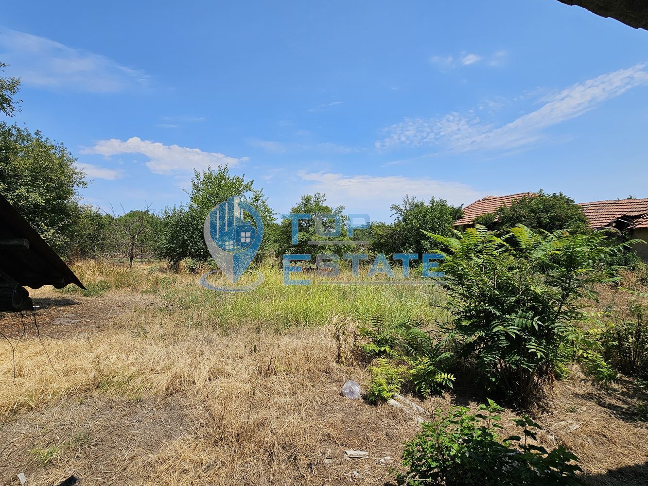 Двуетажна обзаведена и ремонтирана къща с три спални в село Страхилово, област Велико Търново - 0