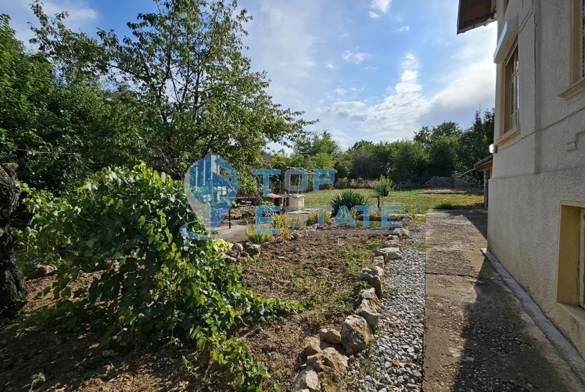 Ремонтирана и обзаведена къща с два санитарни възела в село Хотница, област Велико Търново - 0