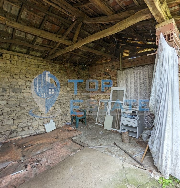 Двуетажна къща с кладенец и гараж в град Сухиндол - 0