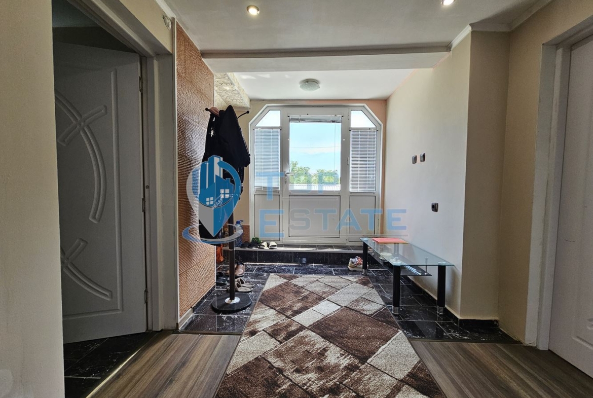 Двуетажна обзаведена и ремонтирана къща с три спални в село Страхилово, област Велико Търново - 0