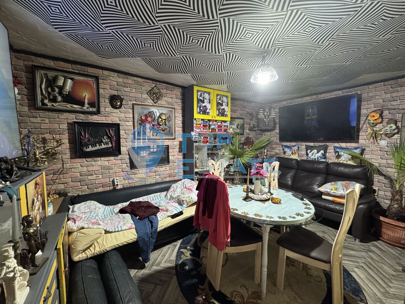 Къща с кладенец в село Правда, област Велико Търново - 0