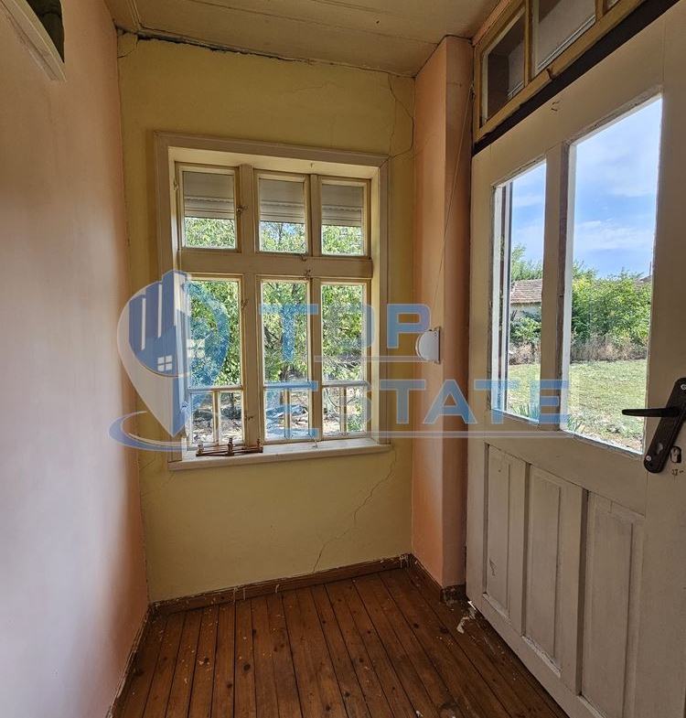 Ремонтирана и обзаведена къща с два санитарни възела в село Хотница, област Велико Търново - 0